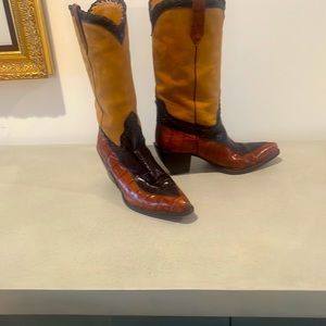 Western style boots in excellent condition.